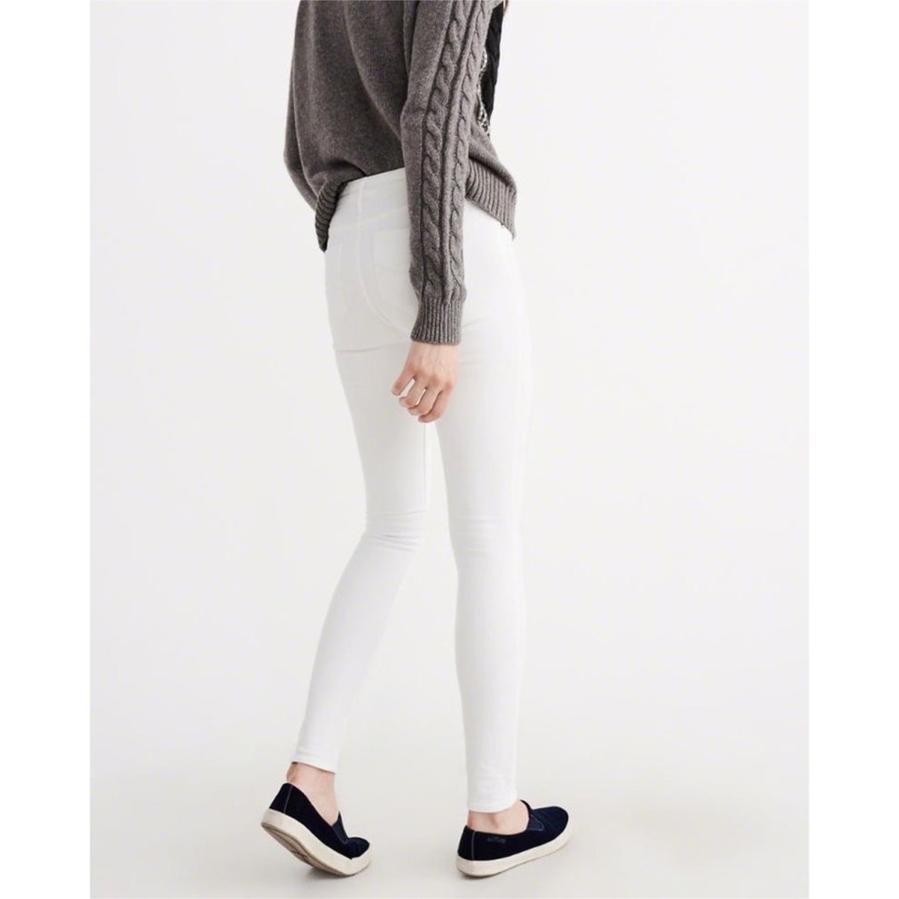 Abercrombie white denim - Picture 2 of 7